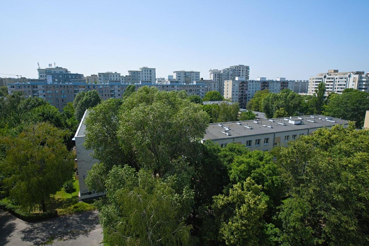 White Studio Next To Polin Polish Jews Musem Warsaw Exterior photo